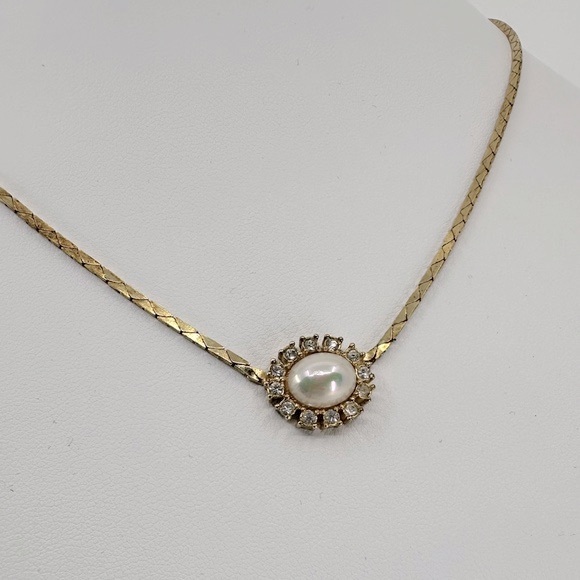 Christian Dior Pearl Necklace - Picture 2 of 5